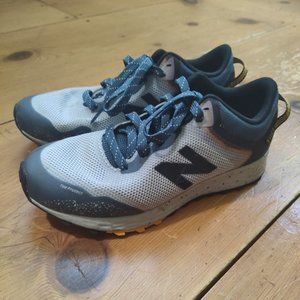 Boys New Balance shoes 4W